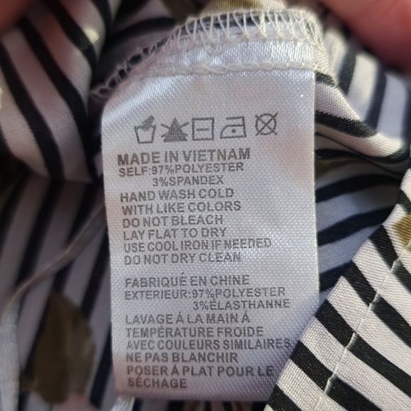 Paper Crane Tie Front Striped Floral Spaghetti Cold Shoulder Top Women's Large L - Picture 7 of 7